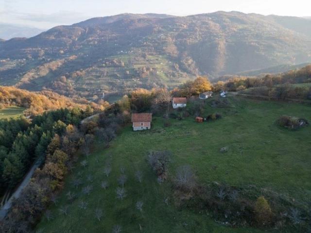 Prodaje se polj. gazdinstvo sa 3 objekta , 4, 76 ha, Čauševići, Prijepolje