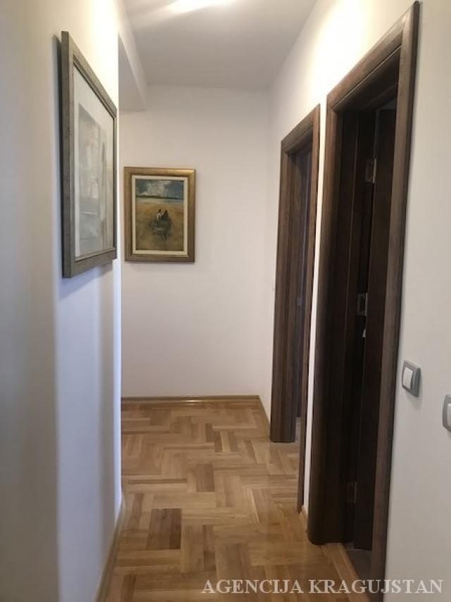 Prodaja, Stan, 148. 00m2 , Centar