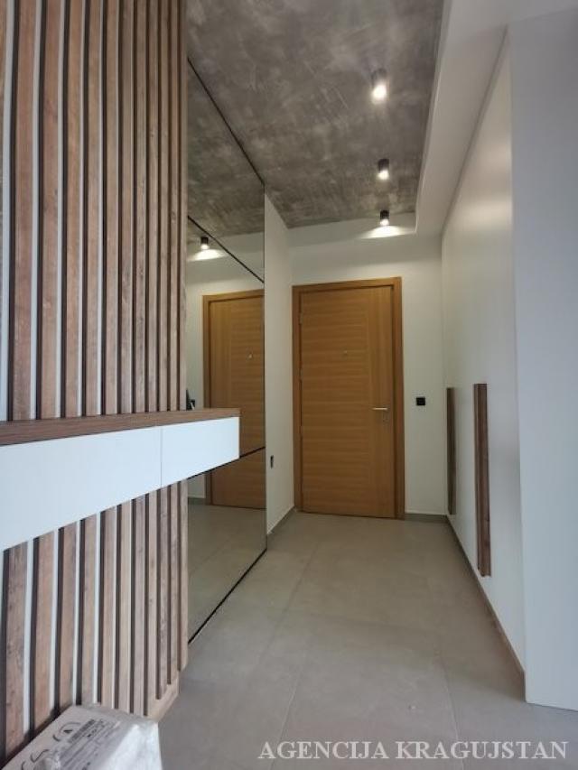 Izdavanje, Stan, 110. 00m2 , Vašarište