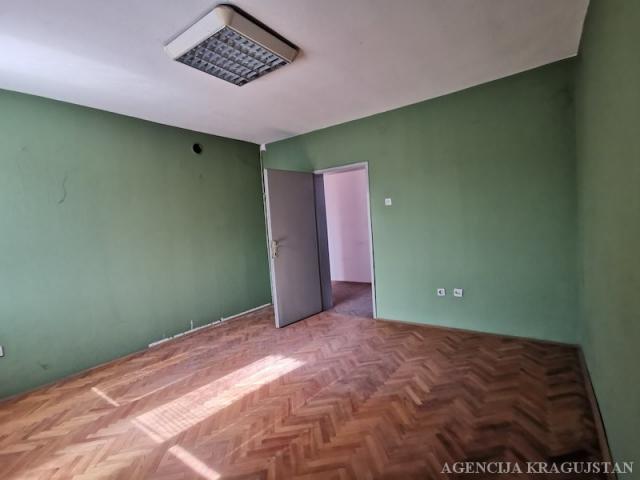 Prodaja, Lokal, 730. 00m2 , Stanovo