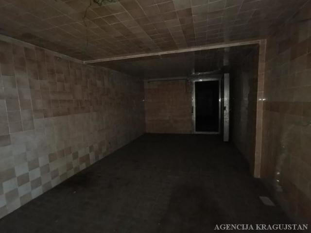 Prodaja, Lokal, 730. 00m2 , Stanovo