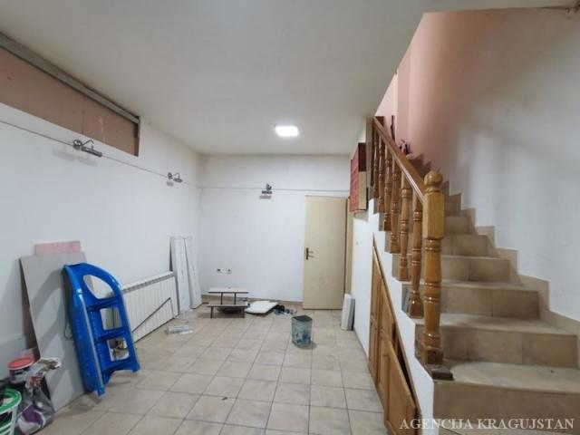 Izdavanje, Lokal, 50. 00m2 , Centar