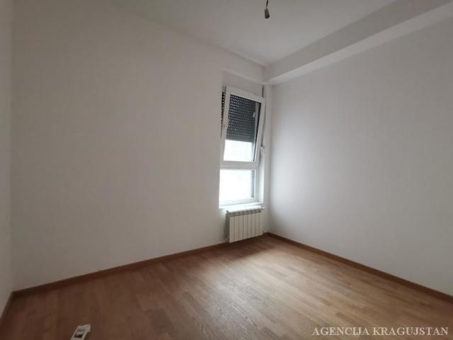 Izdavanje, Stan, 51. 00m2 , Centar