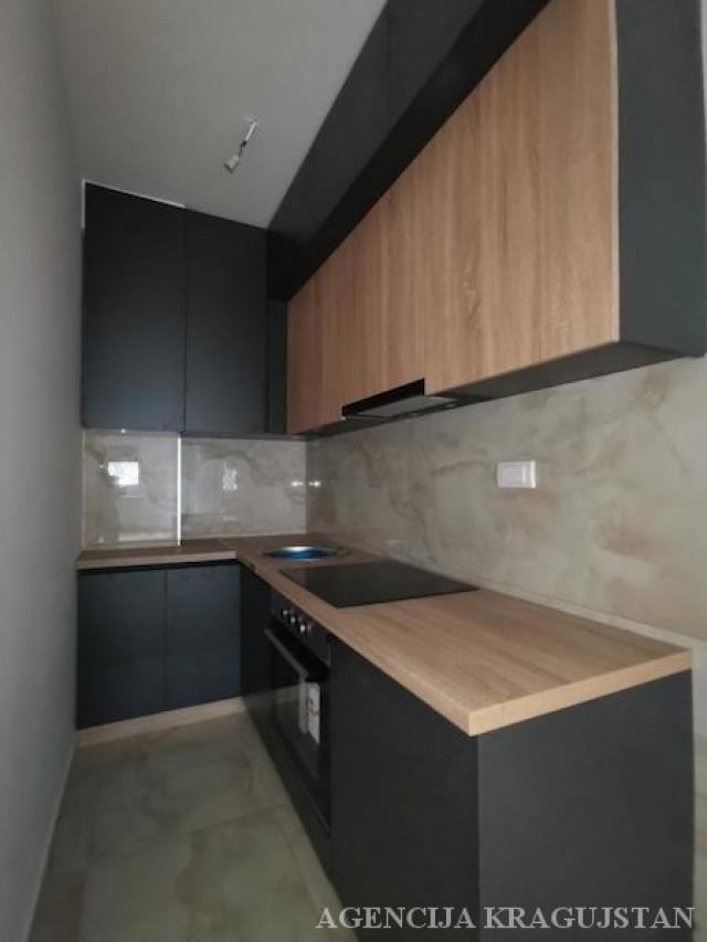 Izdavanje, Stan, 51. 00m2 , Centar