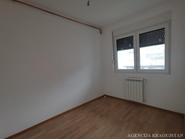 Izdavanje, Stan, 51. 00m2 , Centar