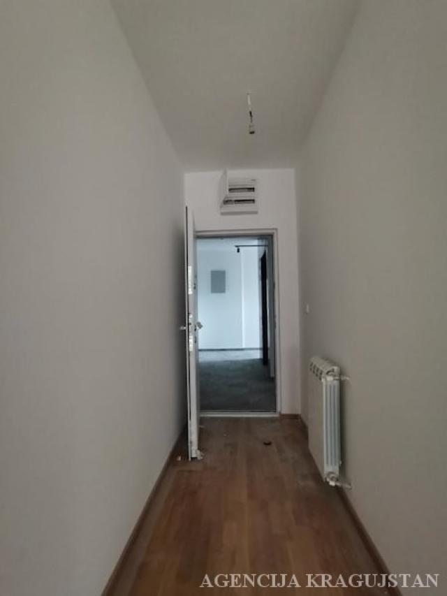 Izdavanje, Stan, 51. 00m2 , Centar