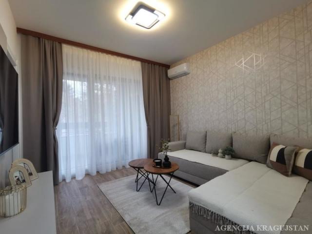 Izdavanje, Stan, 70. 00m2 , Centar