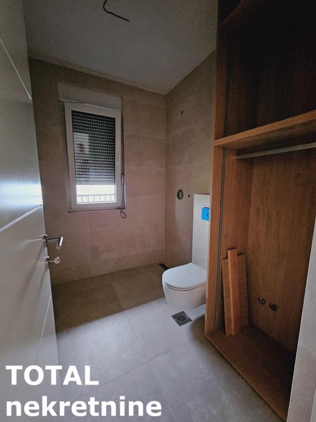 4 Četvorosoban stan NOVI SAD, 365650€