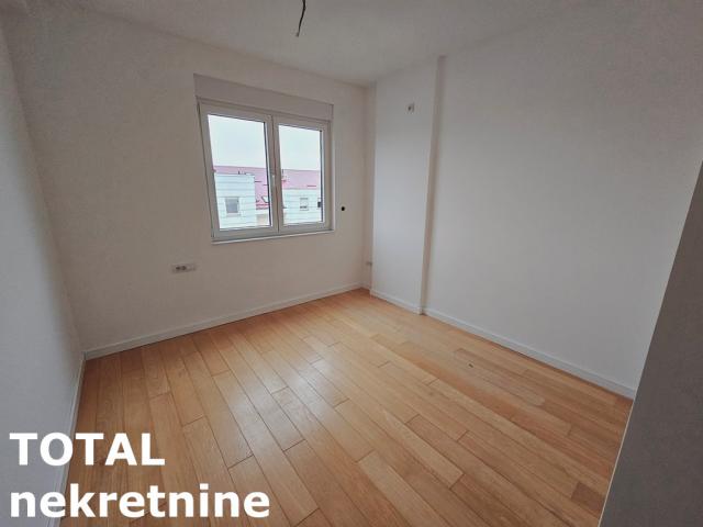 4 Četvorosoban stan NOVI SAD, 365650€