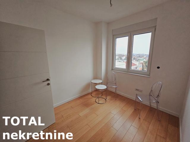 4 Četvorosoban stan NOVI SAD, 365650€