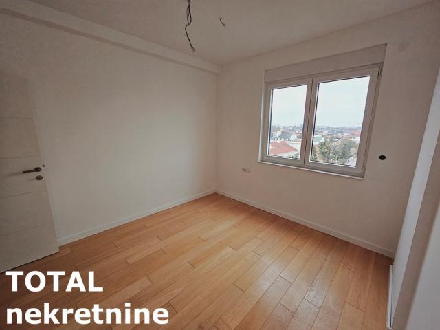 4 Četvorosoban stan NOVI SAD, 365650€