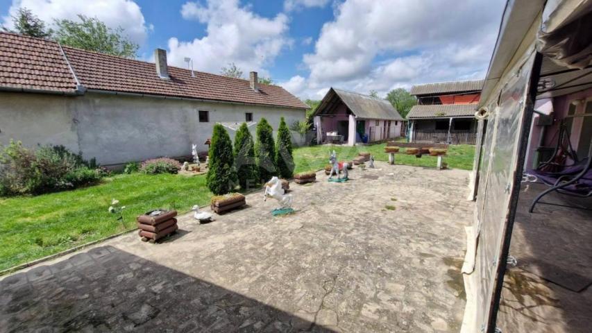 Gakovo, Kuća 88 m2 sa velikim placem od 1462 m2