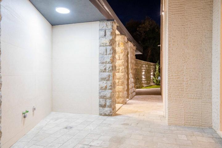 Villa Primavera 240m2, Budva