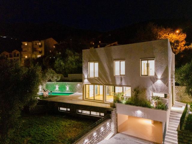 Villa Primavera 240m2, Budva