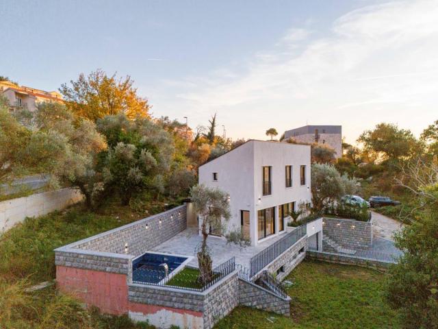 Villa Primavera 240m2, Budva