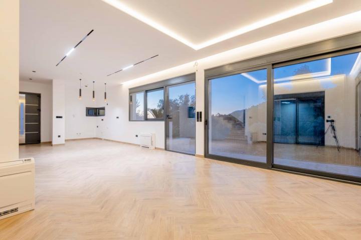 Villa Primavera 240m2, Budva