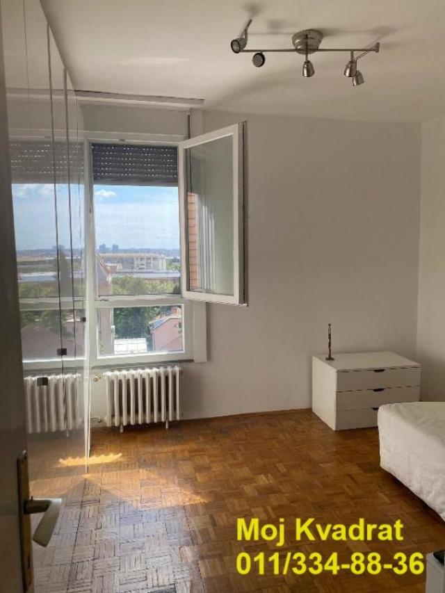 Zvezdara, Cvetkova pijaca - Bulevar kralja Aleksandra, 80m2