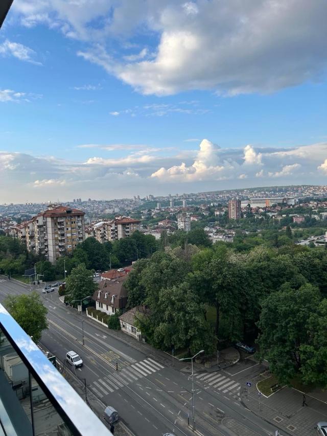 Izdavanje stana Vozdove kapije/Trosoban, lux stan, garaza