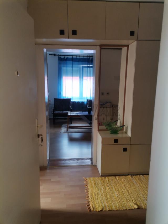 Izdaje se trosoban stan u Duvaništu, 80m2!