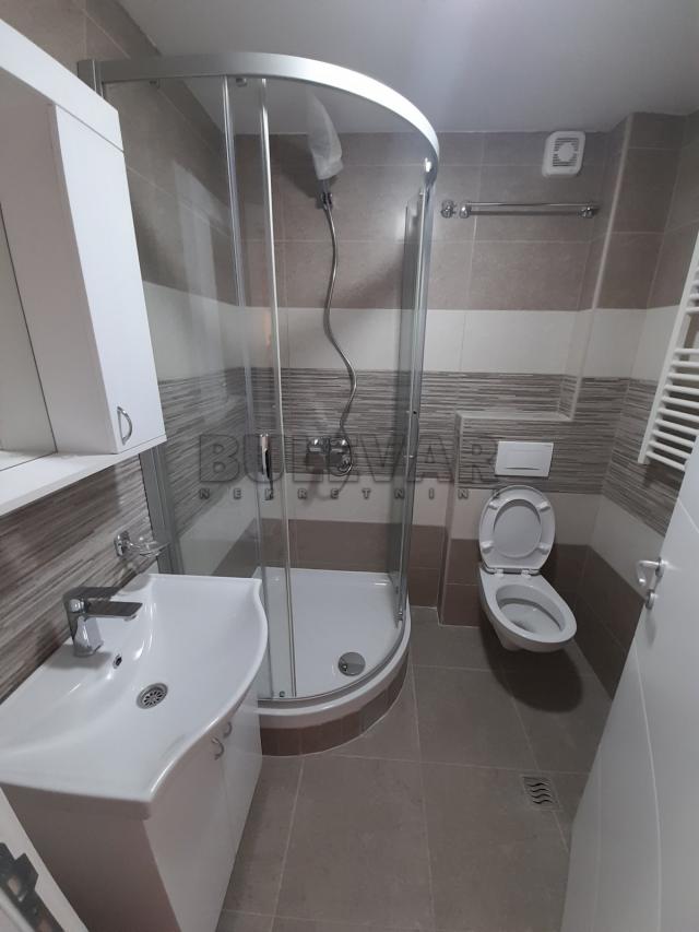 Izdaje se prazan stan, Centar, EG,  66m2, 480e