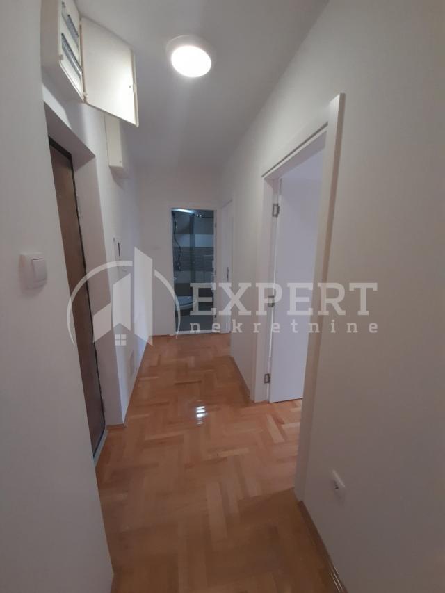 Izdaje se prazan stan, Centar, EG,  66m2, 480e