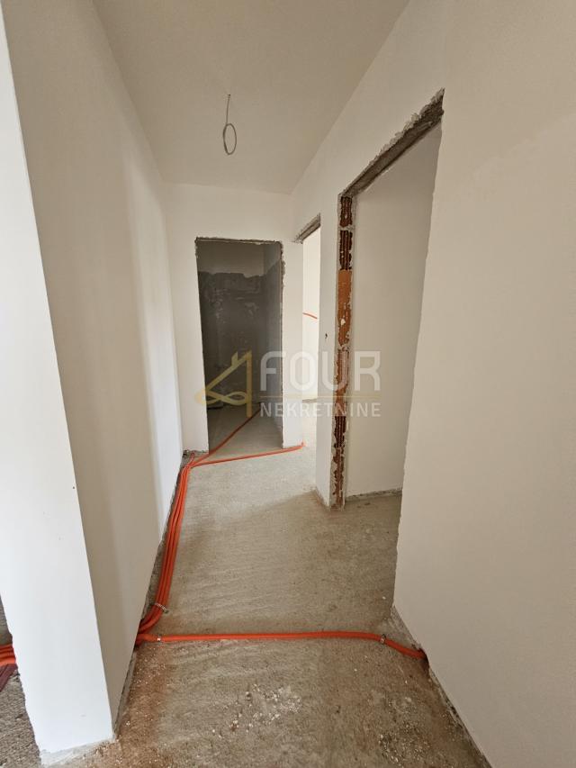 Marinići, kvalitetna novogradnja, 82m2, 2s+db, balkon