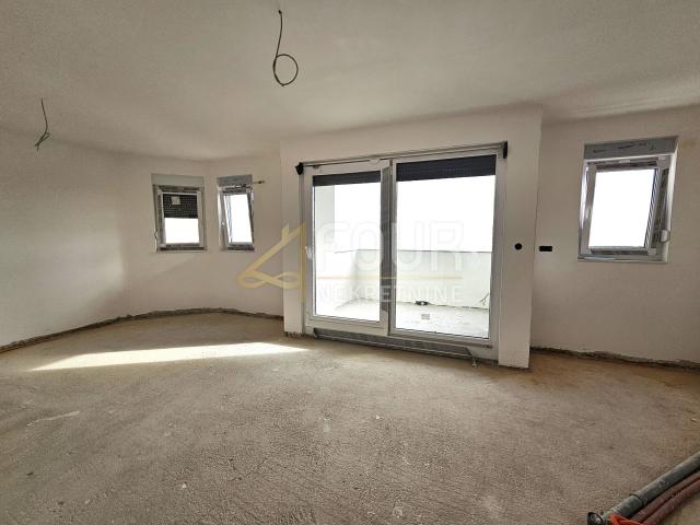 Marinići, kvalitetna novogradnja, 82m2, 2s+db, balkon