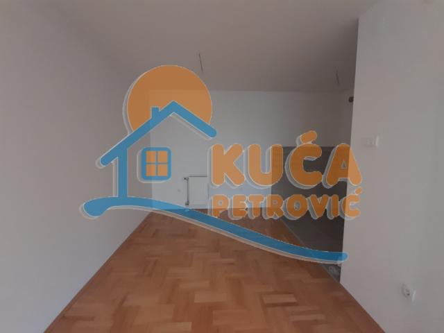 Izdaje se prazan stan, Centar, EG,  66m2, 480e