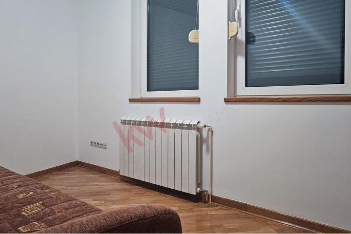 
				Južni bulevar, 45m², 1. sprat, CG, novija gradnja
			