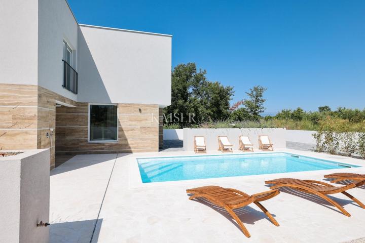 Zadar, Nin - Villa mit Pool