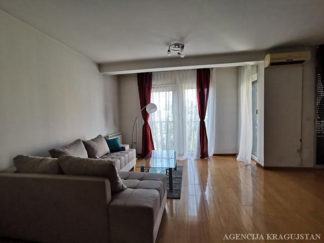 Prodaja, Stan, 80. 00m2 , Centar