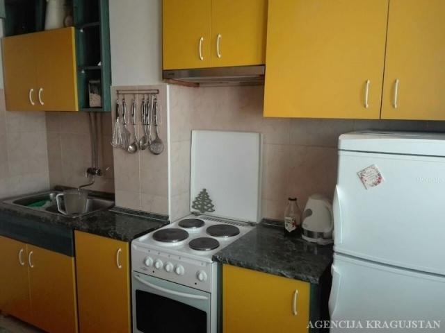 Izdavanje, Stan, 76. 00m2 , Centar