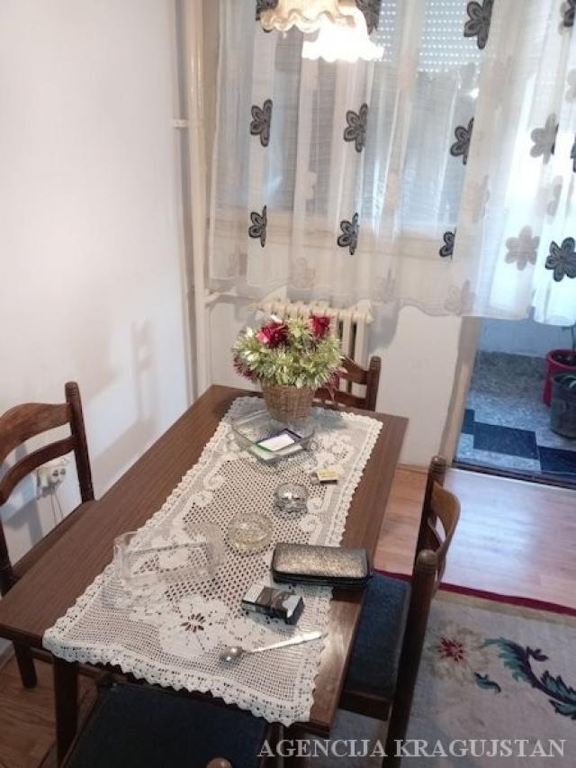 Izdavanje, Stan, 61. 00m2 , Centar