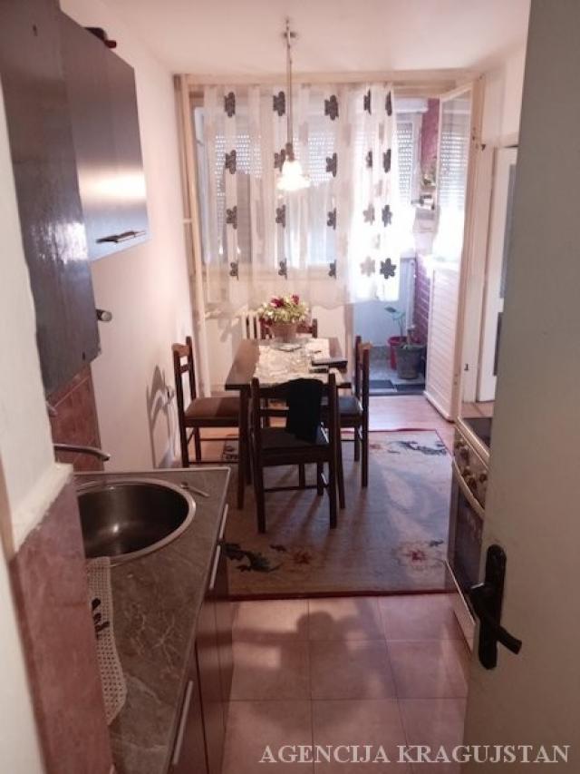 Izdavanje, Stan, 61. 00m2 , Centar