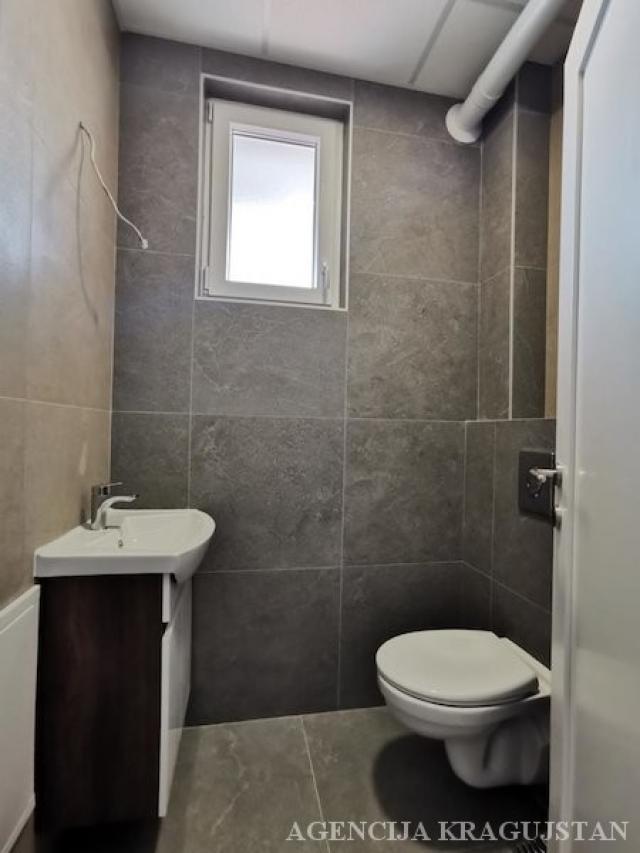 Prodaja, Stan, 72. 37m2 , Centar