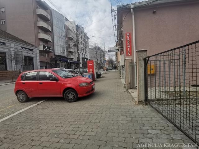 Izdavanje, Lokal, 75. 00m2 , Centar