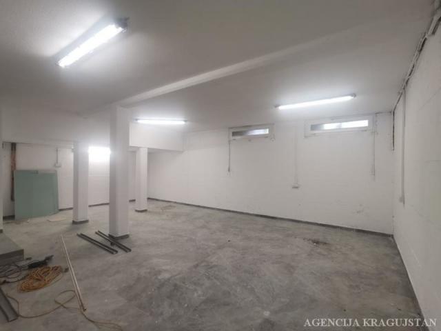 Izdavanje, Lokal, 75. 00m2 , Centar