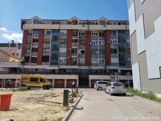 Prodaja, Stan, 80. 00m2 , Centar