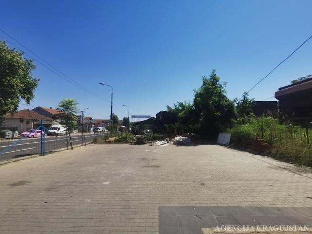 Izdavanje, Poslovni prostor, 658. 00m2 , Stanovo