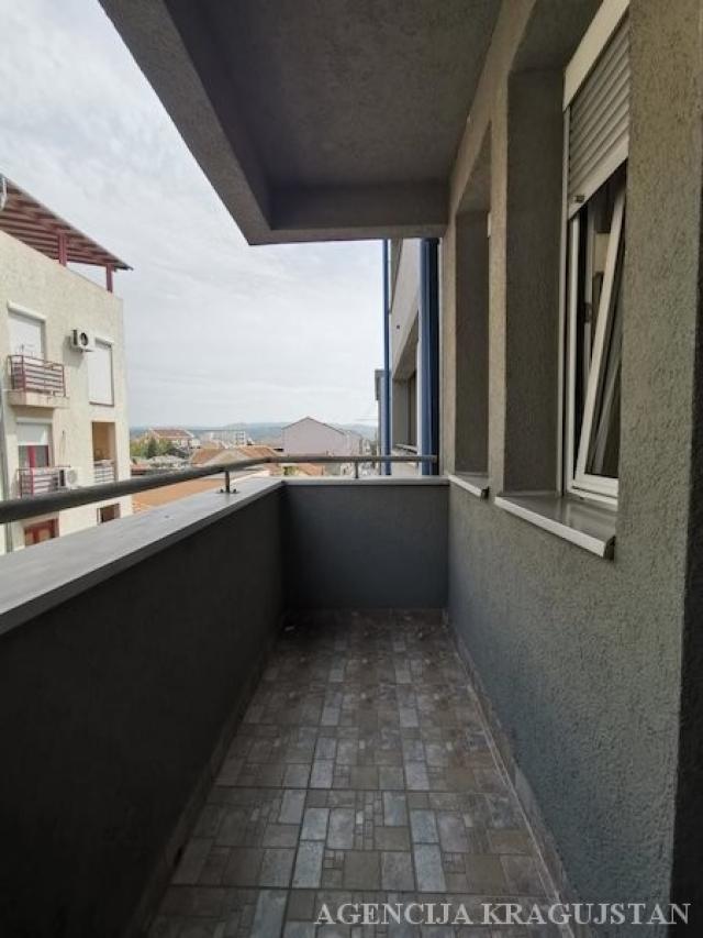 Izdavanje, Stan, 53. 00m2 , Centar