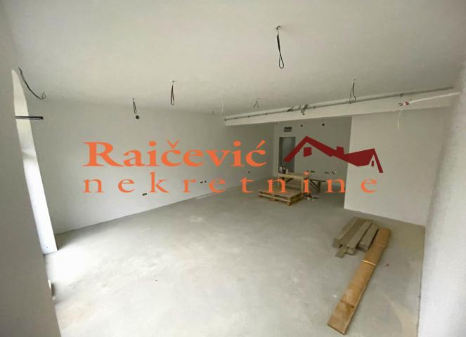 VRACAR VRBAS 63m2 , 400e