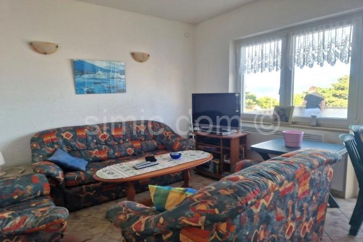 Apartmanska kuća na izvrsnoj lokaciji, Brač