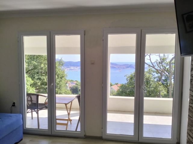 Two-Storey House 102m2 with Stunning Sea View, Bar