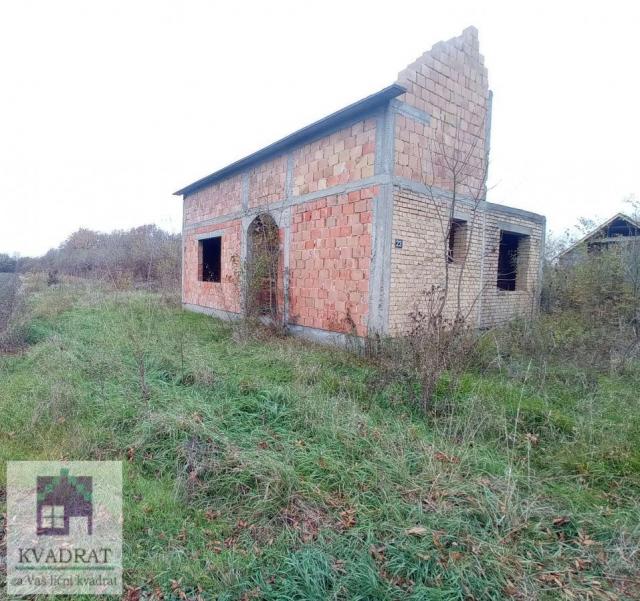 Plac  22 ara, Piroman, Obrenovac     23000 €