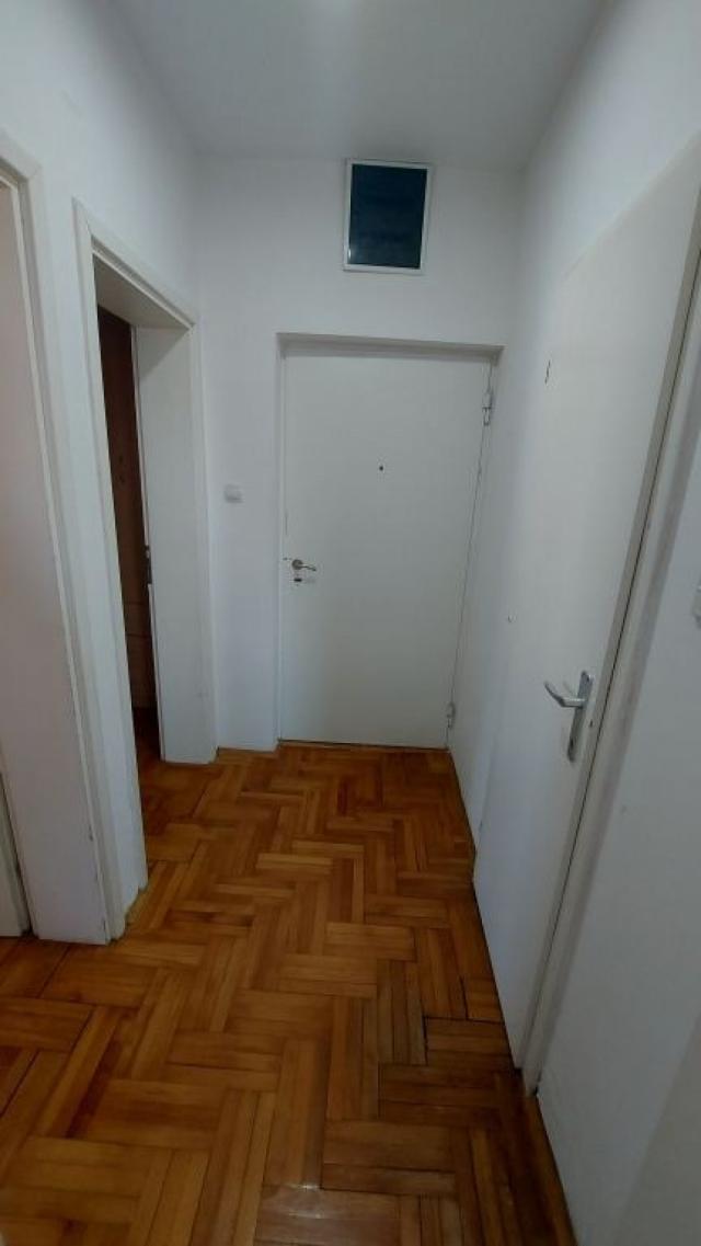 Beograd - Karabuma - Patrisa Lumumbe, 1, 5 s, 45 m2, namešten