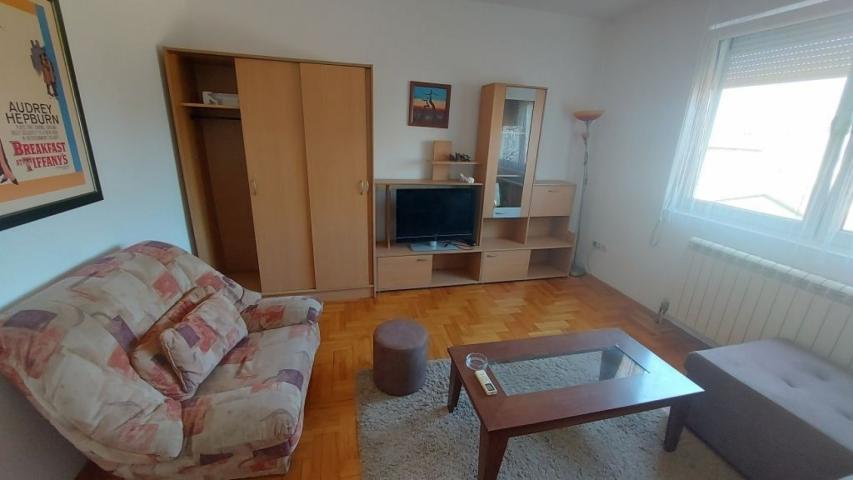 Beograd - Karabuma - Patrisa Lumumbe, 1, 5 s, 45 m2, namešten