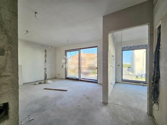 UMAG, new building, apartment with garage!