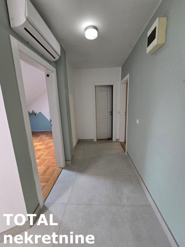 4 Četvorosoban stan NOVI SAD, 149500€