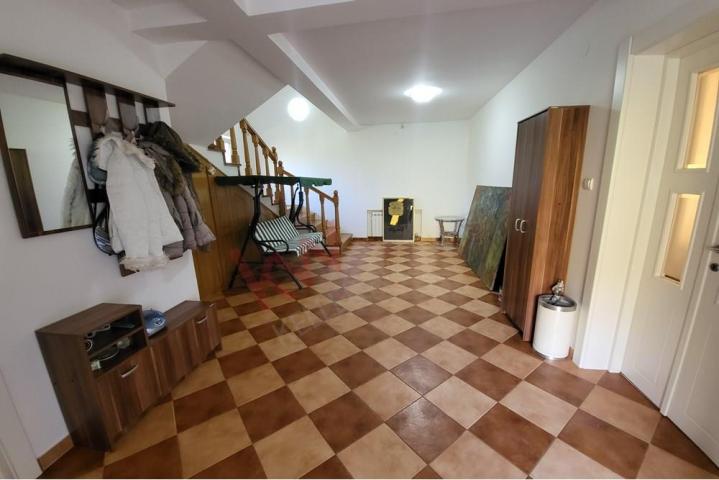 
				Kuća 554m2, na imanju od 3, 95ha, Avala
			