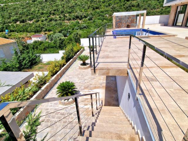 Luksuzna ekološka vila sa bazenom i panoramskim pogledom na more - Žukovica, Kotor